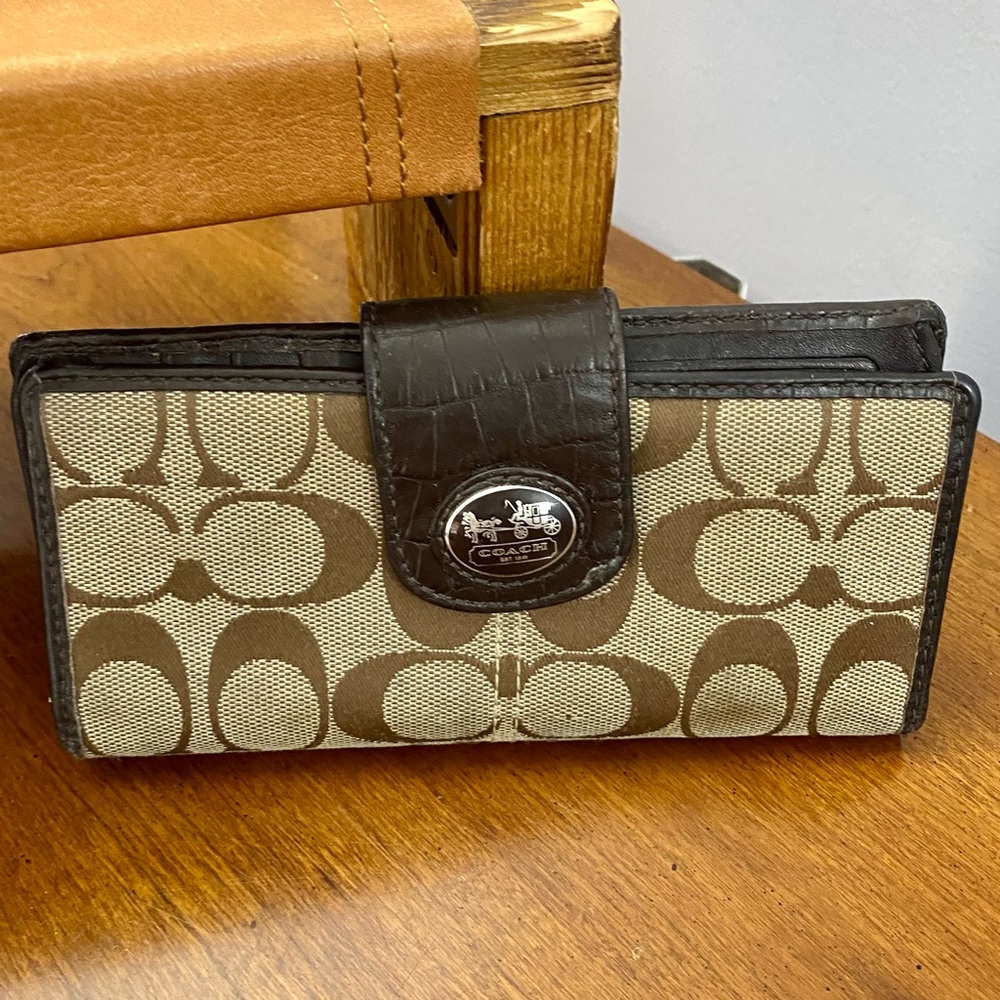 Coach Sutton Signature Embossed Leather‎ Wallet Brown Y2K 90s Trendy Artsy